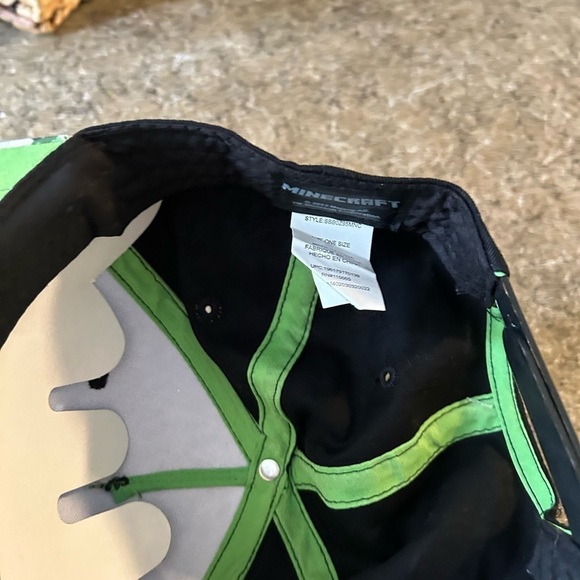 New Minecraft Youth OSFM Black / Green
Creeper Hat Cap, Adjustable - Picture 2 of 6